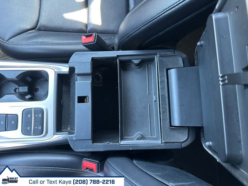 Used 2020 Ford Explorer XLT w/ Equipment Group 202A image 27