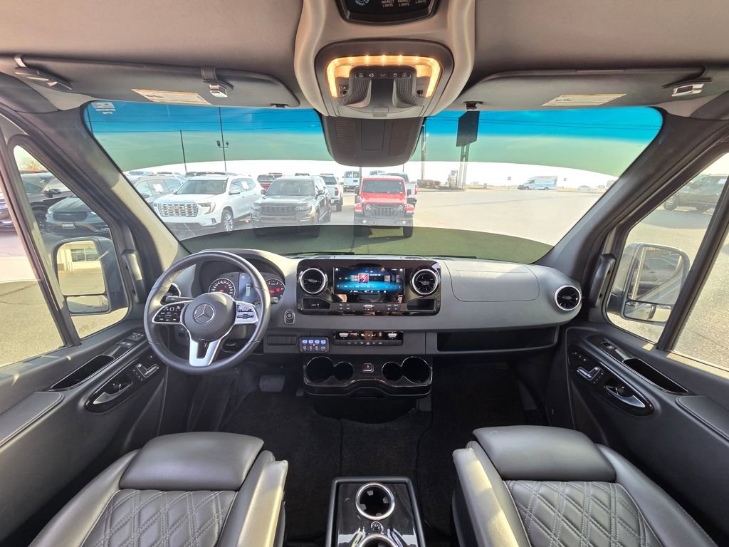 Used 2021 Mercedes-Benz Sprinter 2500 image 28