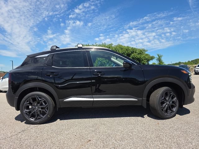 New 2026 Nissan Kicks SR AWD/4WD image 16