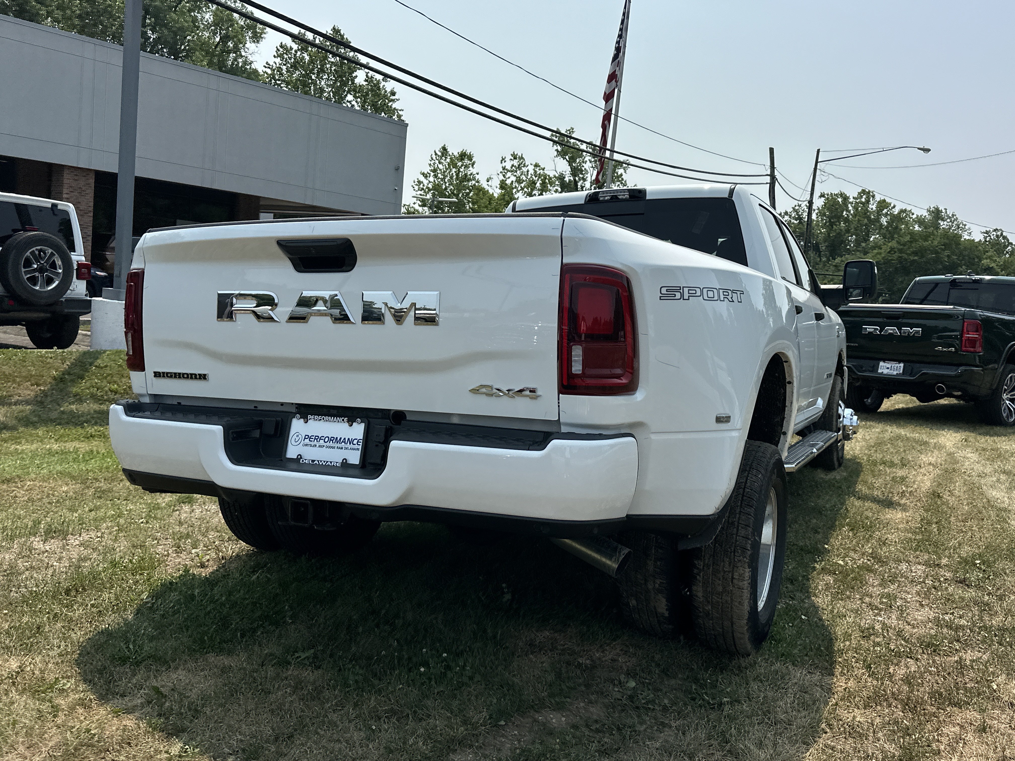 New 2026 RAM 3500 Big Horn AWD/4WD image 17
