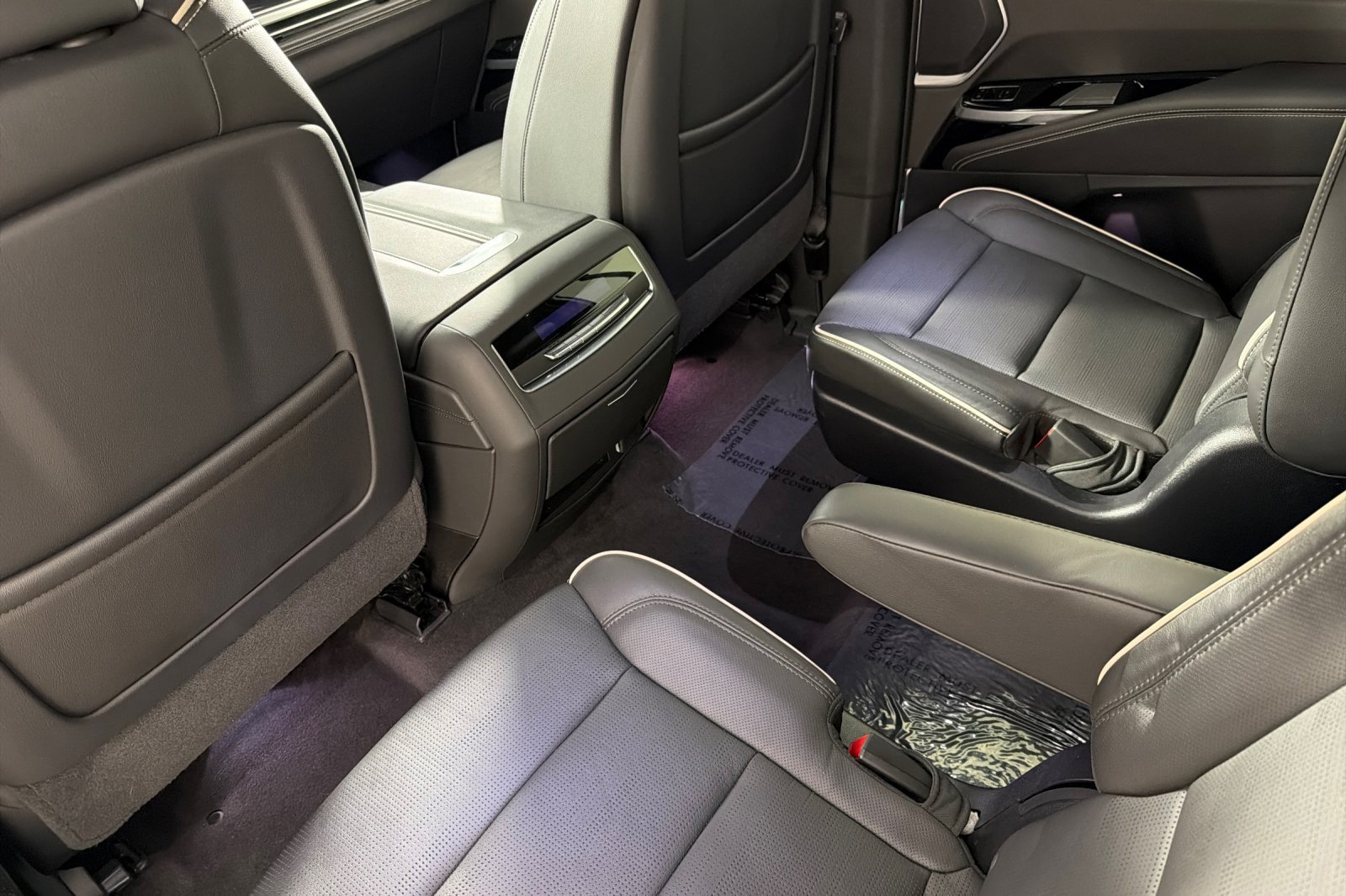 Used 2025 Cadillac Escalade Sport w/ LPO, ONYX Package AWD/4WD image 11