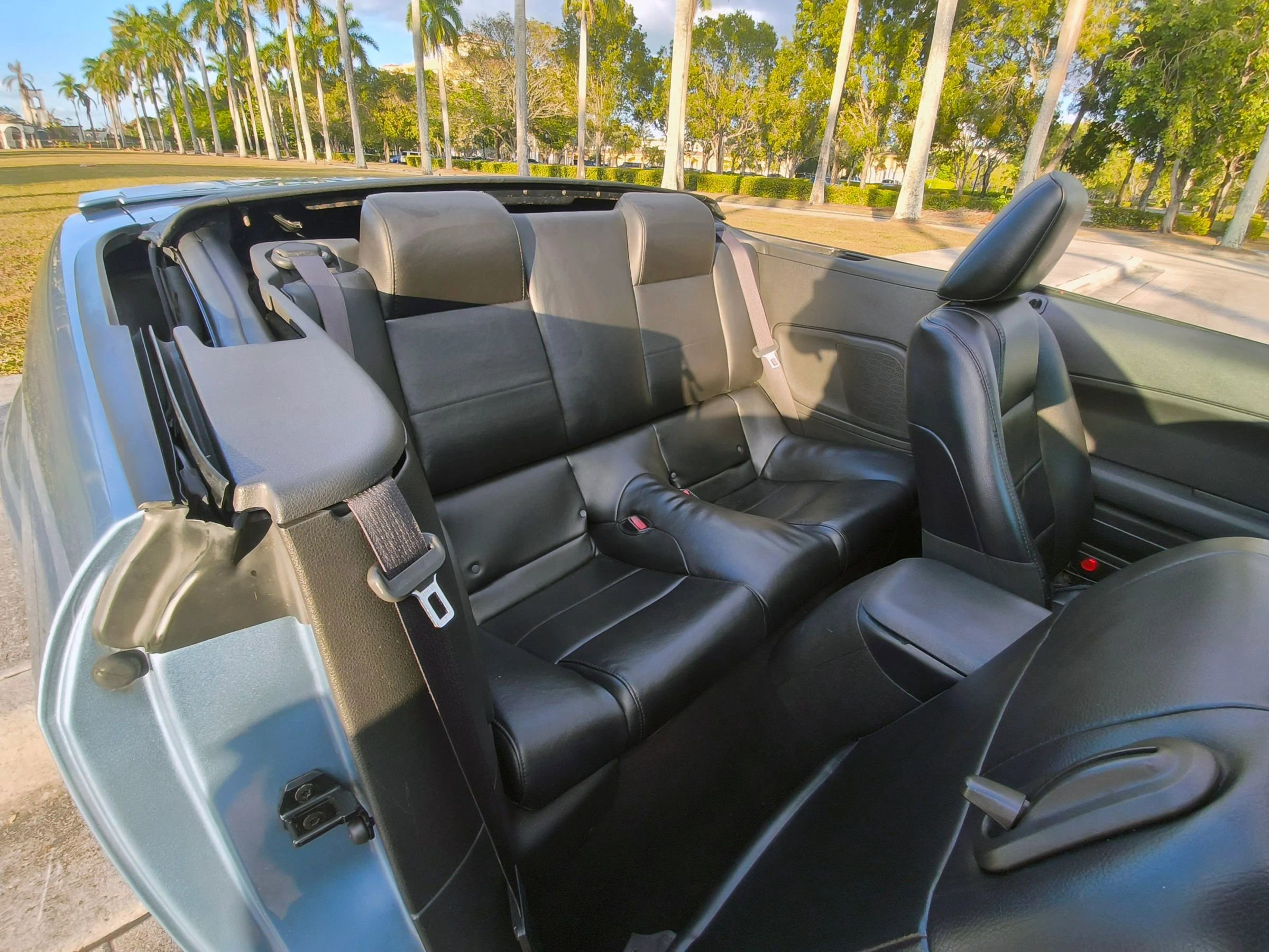 Used 2007 Ford Mustang Deluxe Convertible image 27