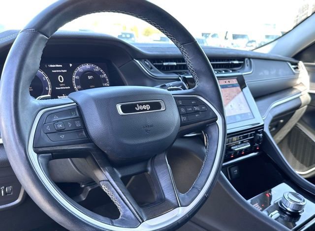 Used 2022 Jeep Grand Cherokee L Limited w/ Black Appearance Package image 12