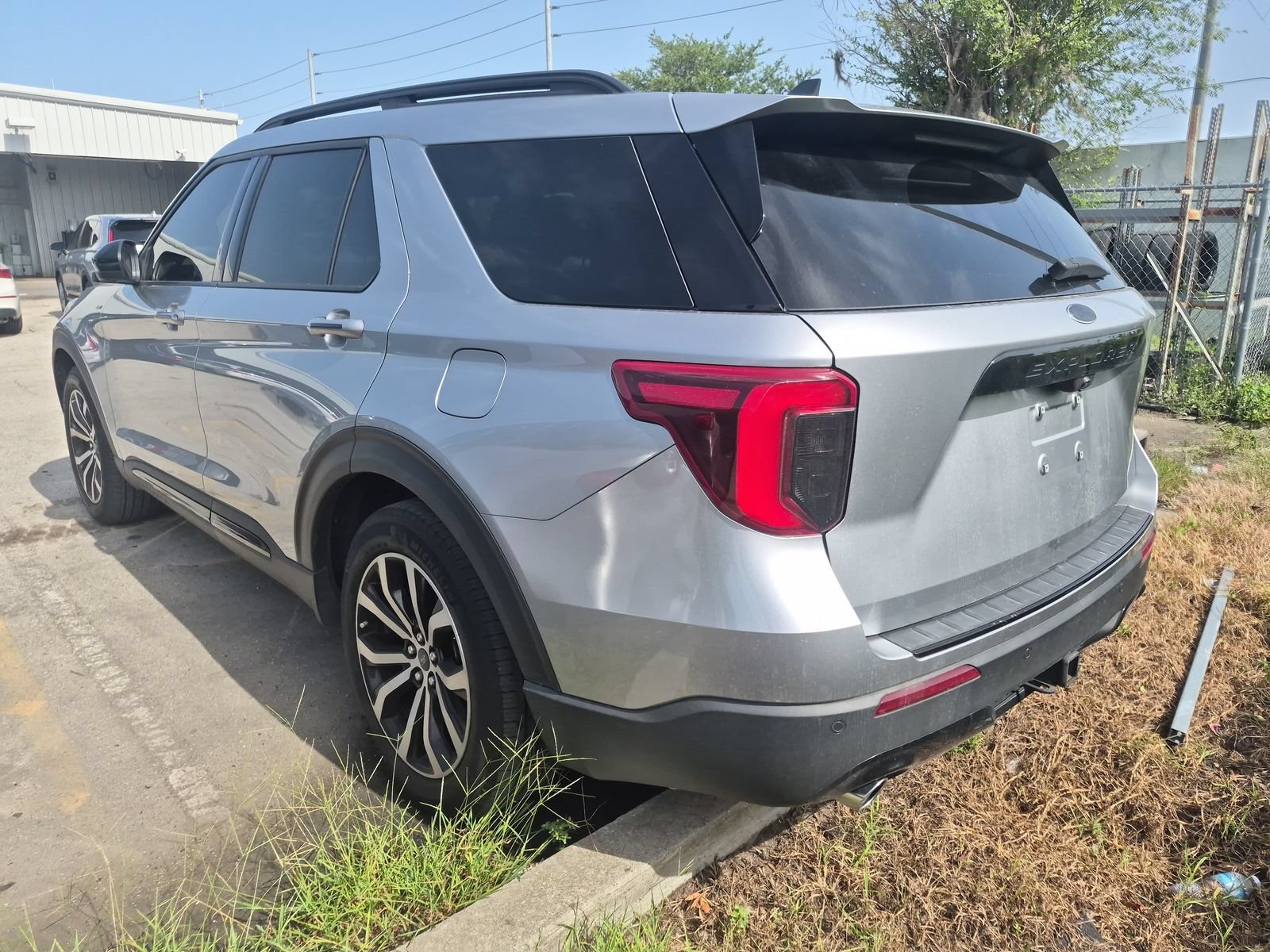 Used 2022 Ford Explorer ST-Line w/ Class IV Trailer Tow Package RWD image 6