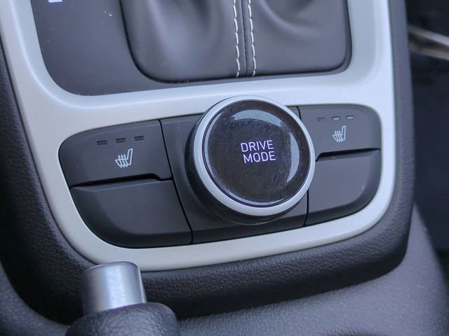 Certified 2022 Hyundai Venue Limited image 21