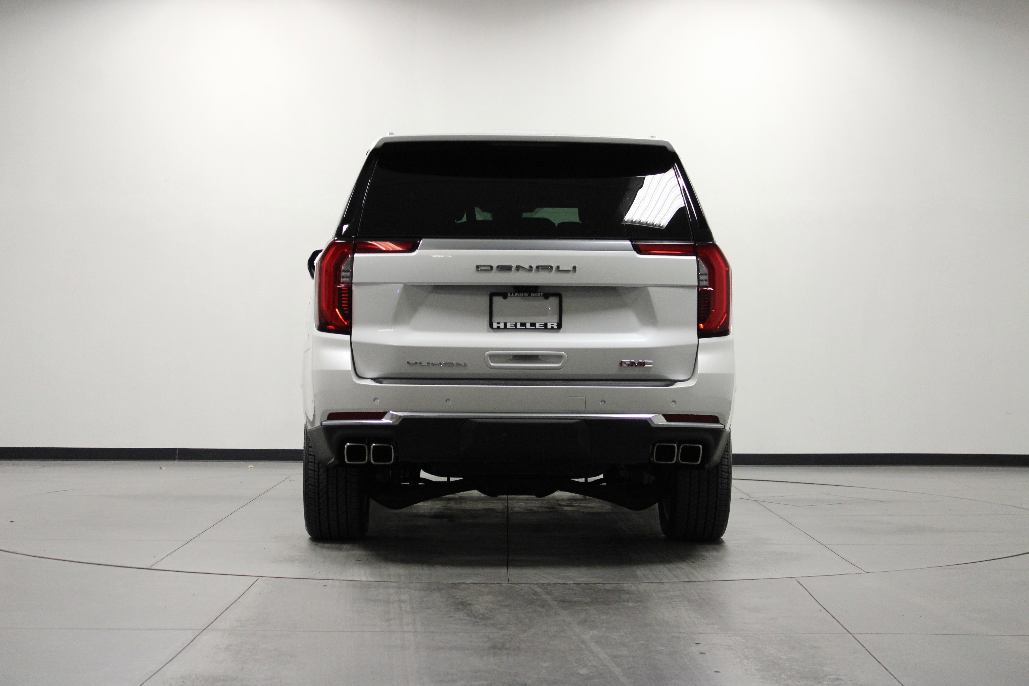 Used 2025 GMC Yukon Denali w/ Advanced Technology Package image 5