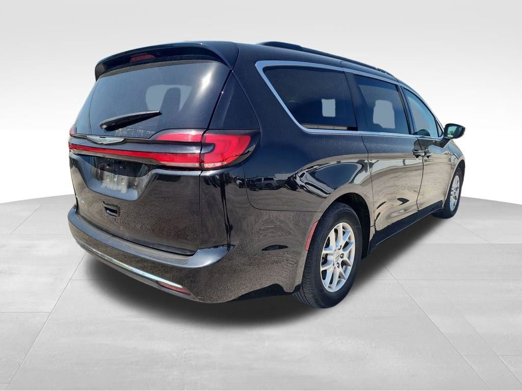 Used 2022 Chrysler Pacifica Touring-L image 8