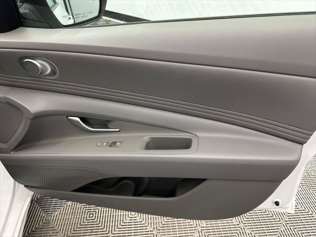 New 2026 Hyundai Elantra SEL Sport Premium FWD image 14