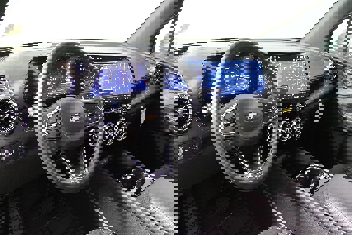 Used 2025 Chevrolet Blazer EV LT image 31