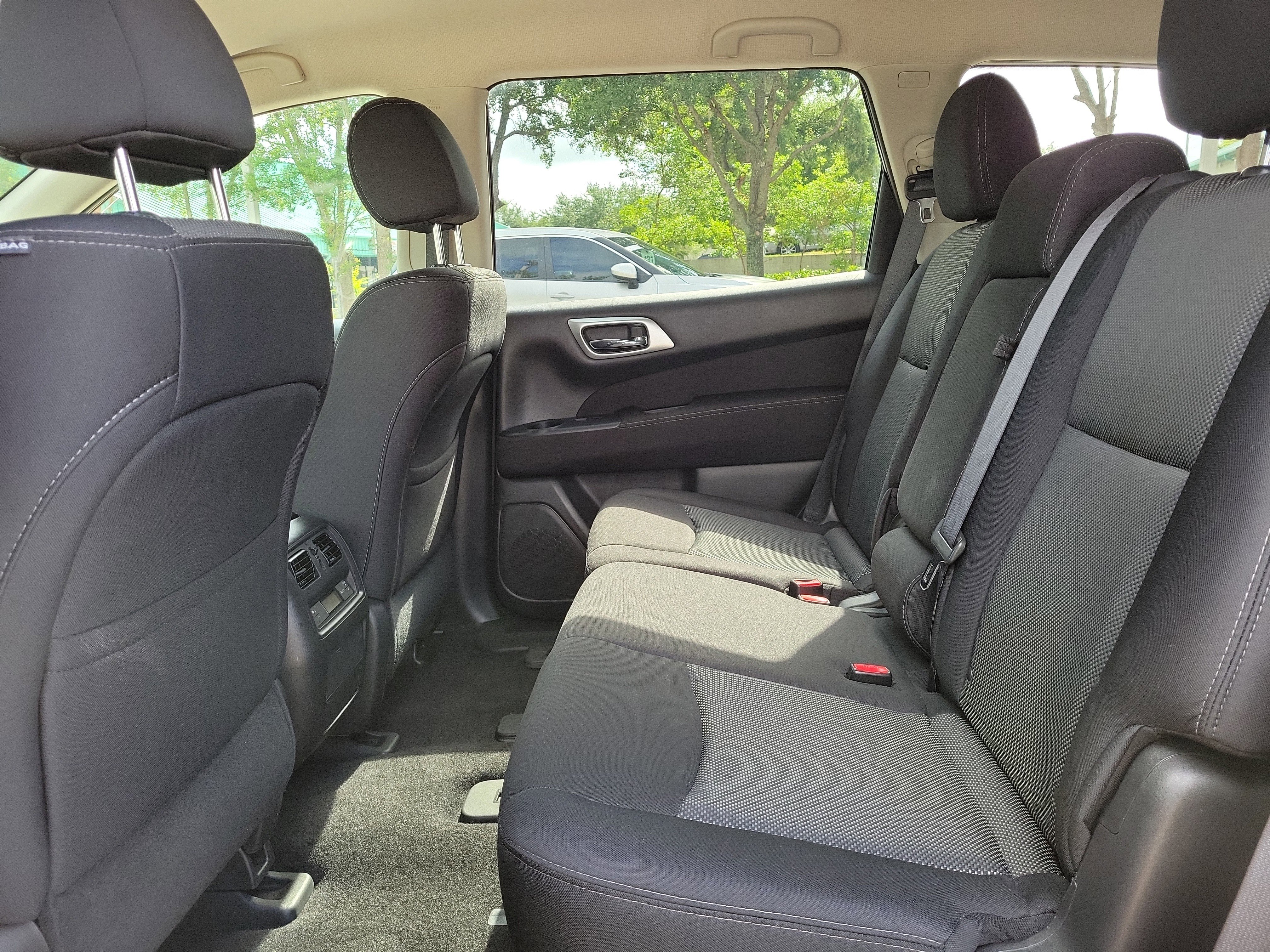 Used 2017 Nissan Pathfinder S FWD image 17