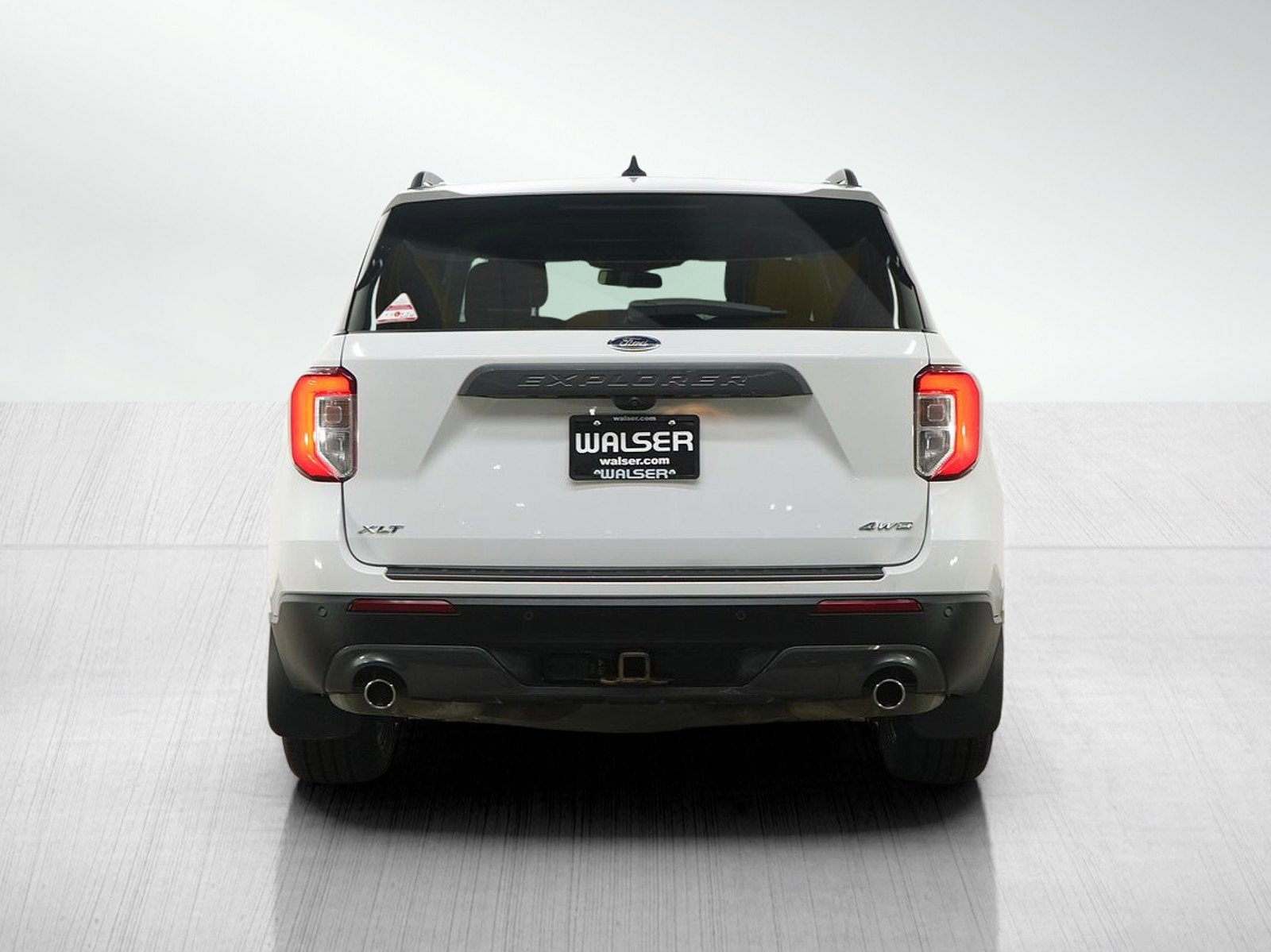 Used 2021 Ford Explorer XLT w/ XLT Sport Appearance Package image 4