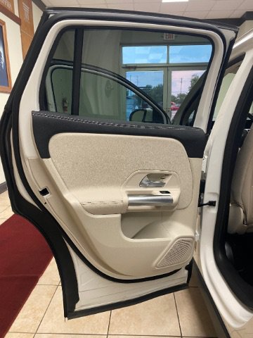 Used 2023 Mercedes-Benz GLA 250 4MATIC w/ Premium Package image 17