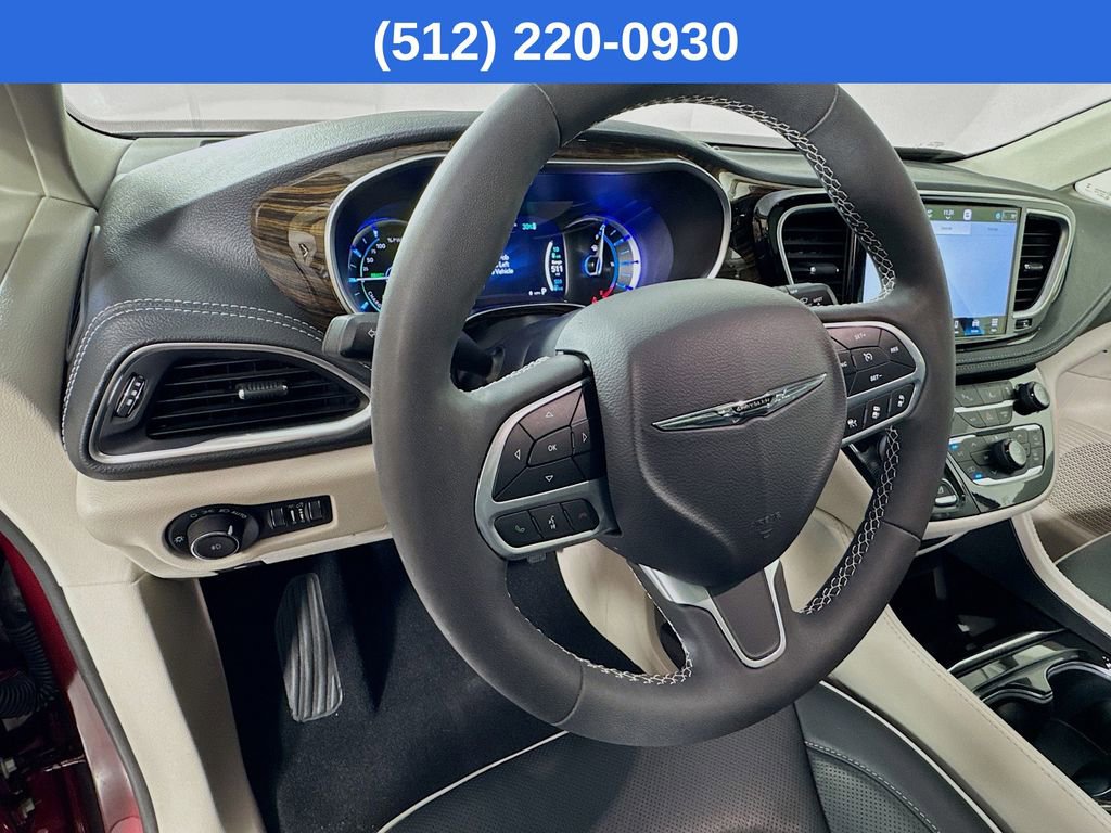 Used 2023 Chrysler Pacifica Limited image 12