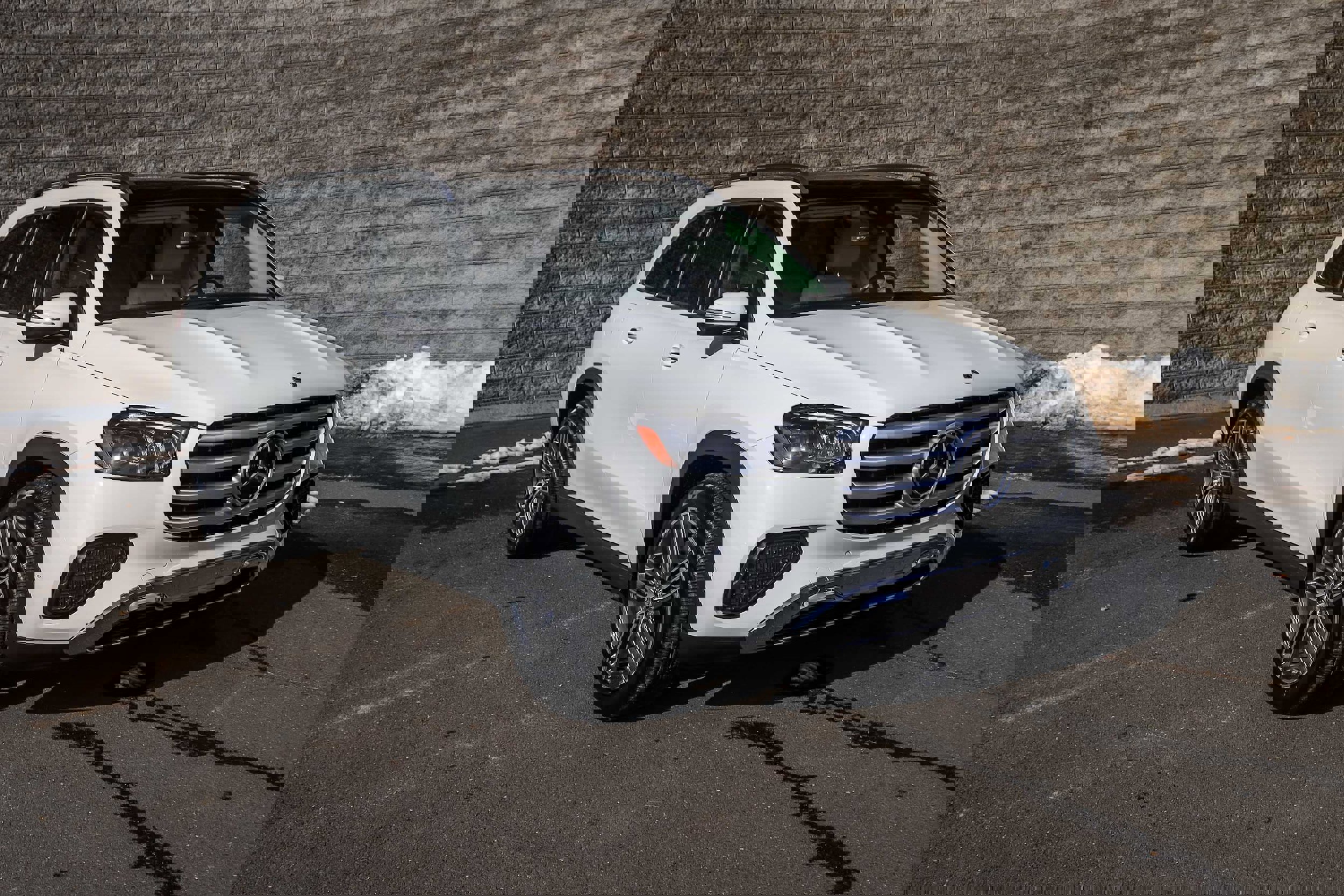 Used 2024 Mercedes-Benz GLS 450 4MATIC image 2