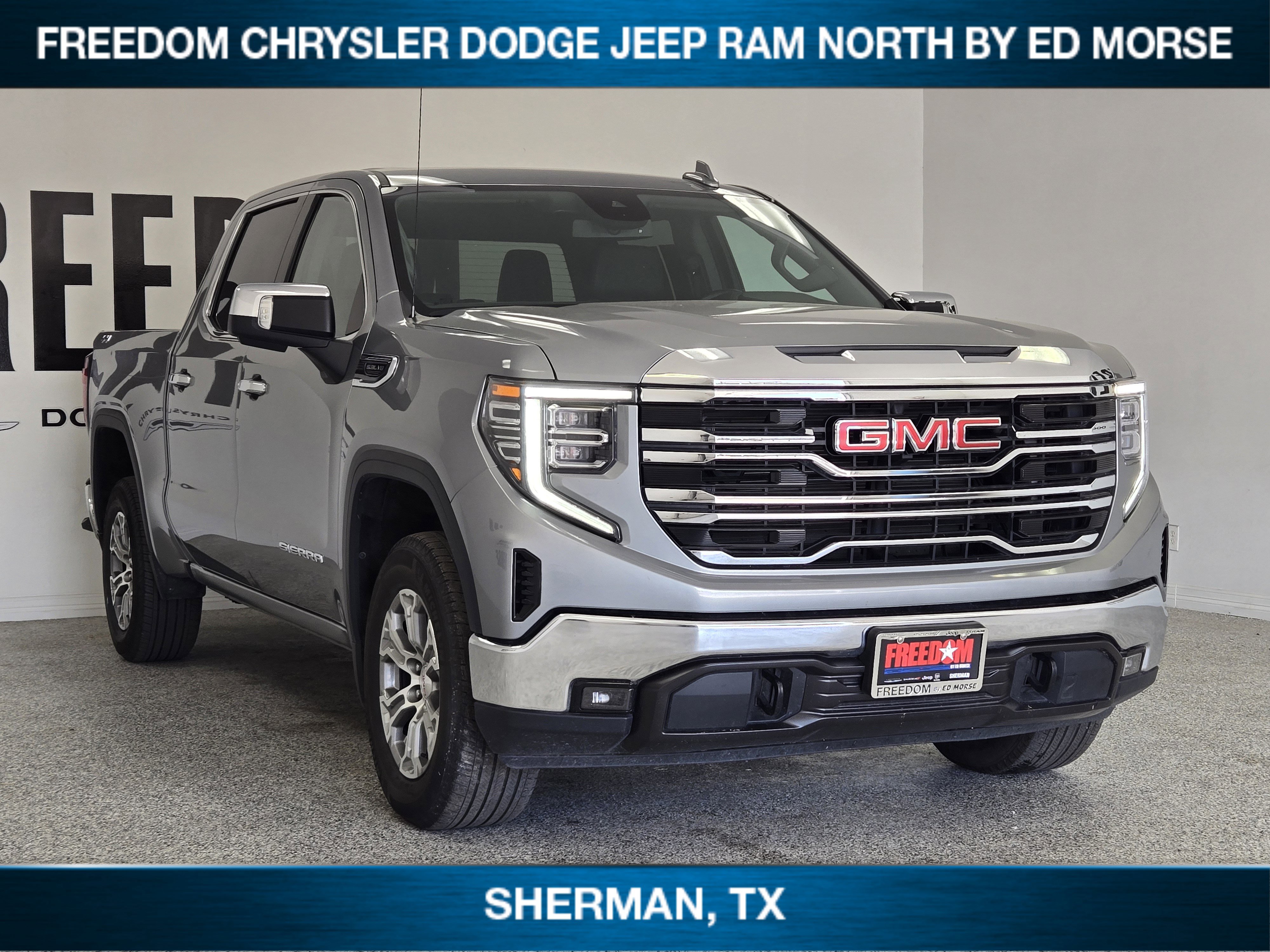 Used 2025 GMC Sierra 1500 SLT AWD/4WD image 2