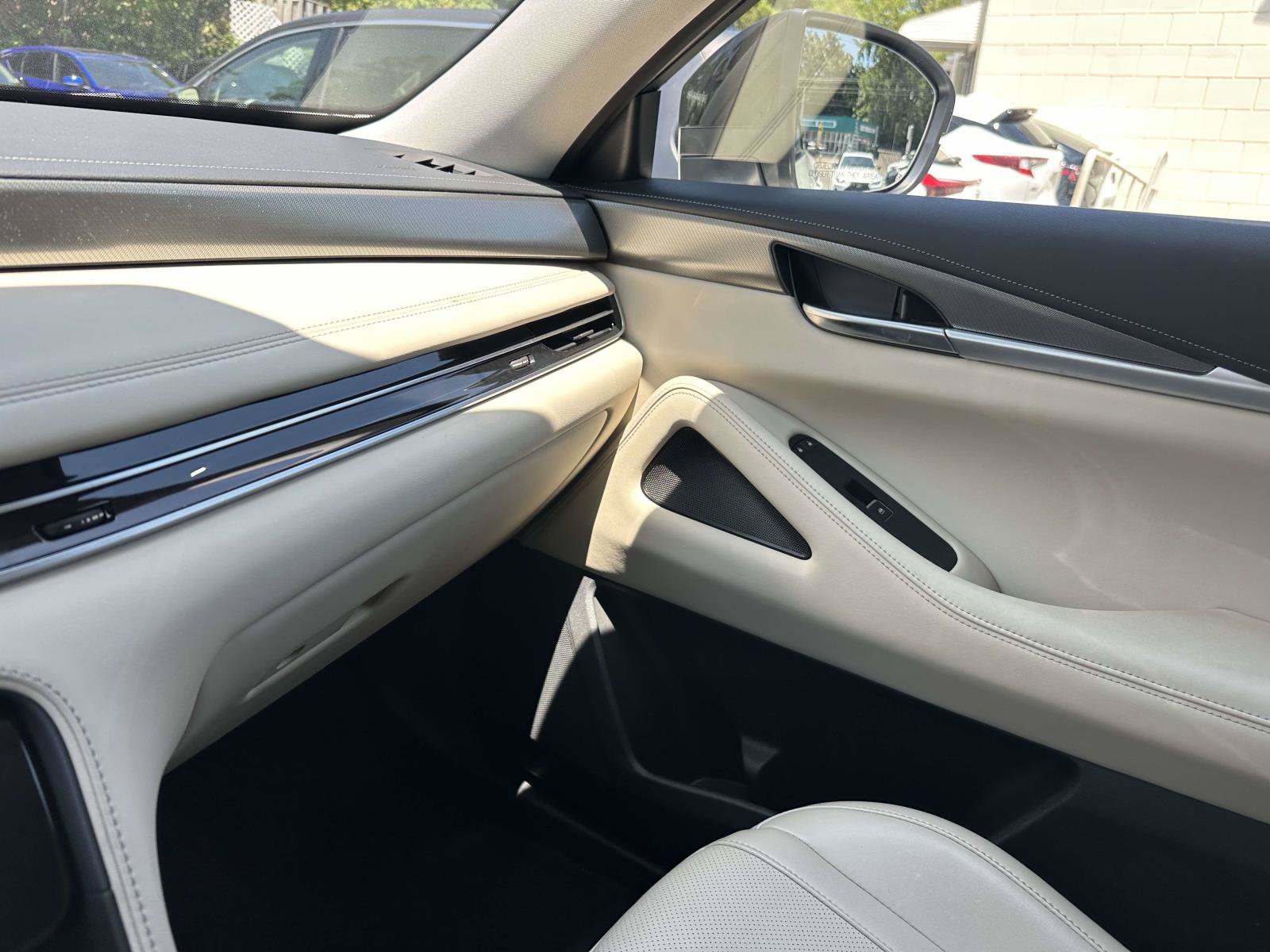 Used 2023 INFINITI QX60 Luxe w/ Cargo Package AWD/4WD image 30