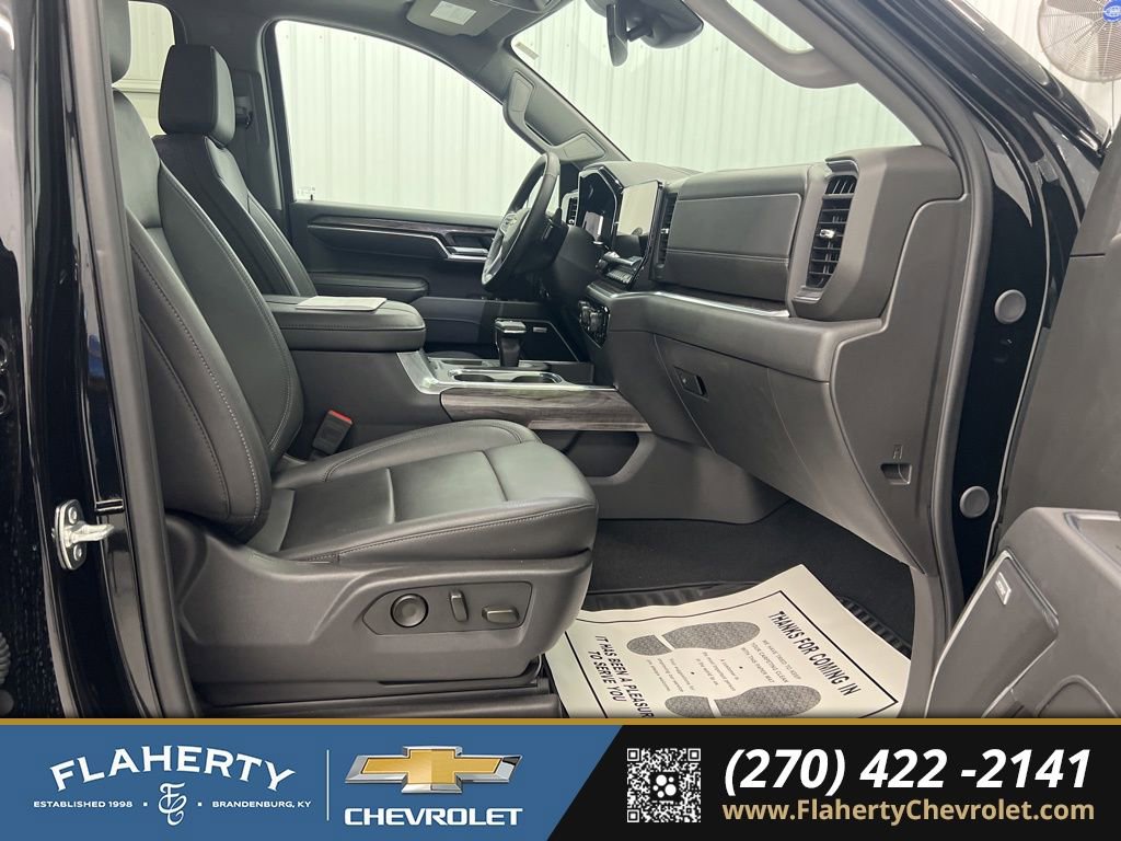 Used 2025 Chevrolet Silverado 1500 LTZ w/ LTZ Premium Package image 15