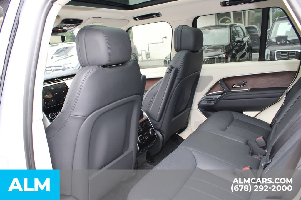 Used 2023 Land Rover Range Rover SE AWD/4WD image 18