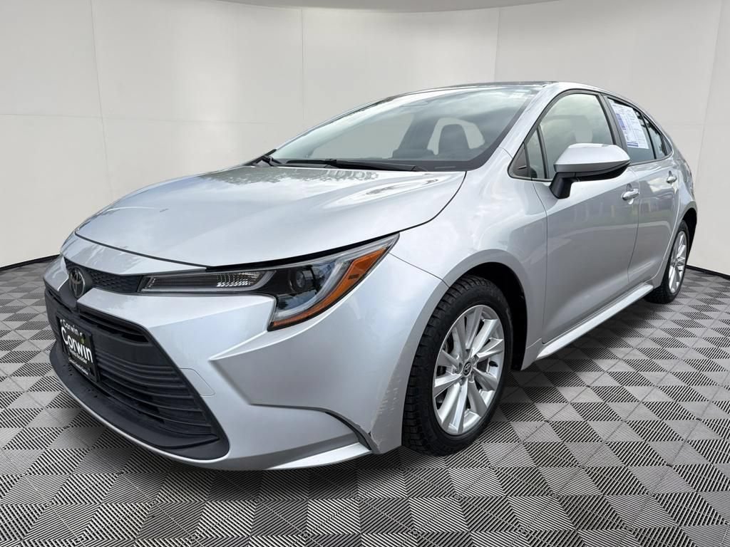 Used 2023 Toyota Corolla LE w/ LE Premium Package FWD image 3