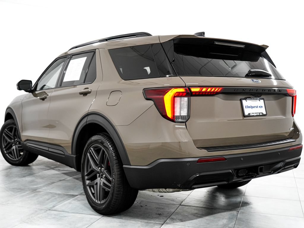 New 2026 Ford Explorer ST-Line w/ ST-Line Street Pack AWD/4WD image 6