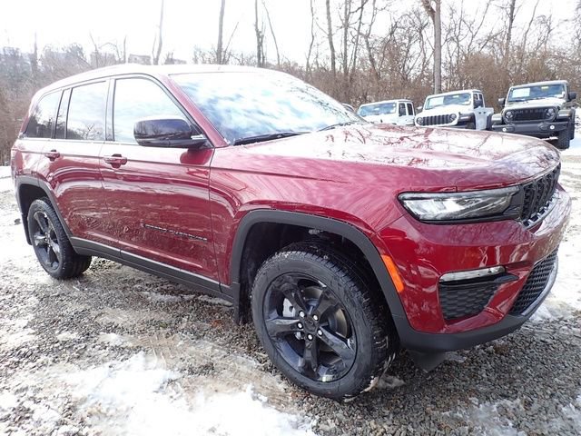 New 2025 Jeep Grand Cherokee Limited w/ Black Appearance Package image 9