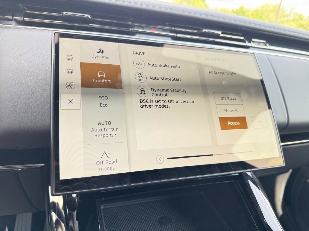 Certified 2025 Land Rover Range Rover Sport SE AWD/4WD image 18