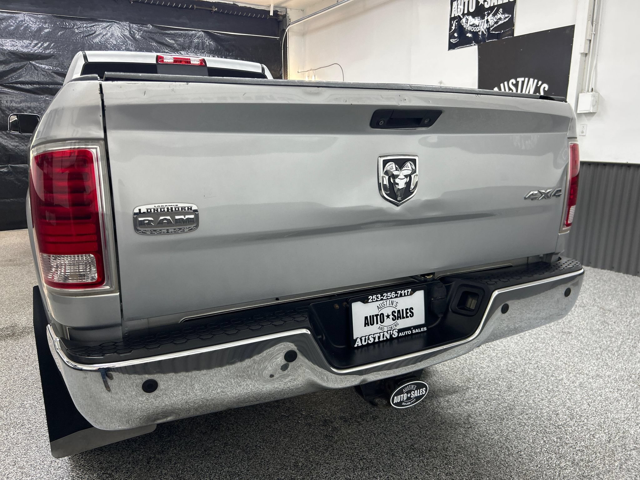 Used 2015 RAM 3500 Laramie Longhorn w/ Convenience Group AWD/4WD image 5