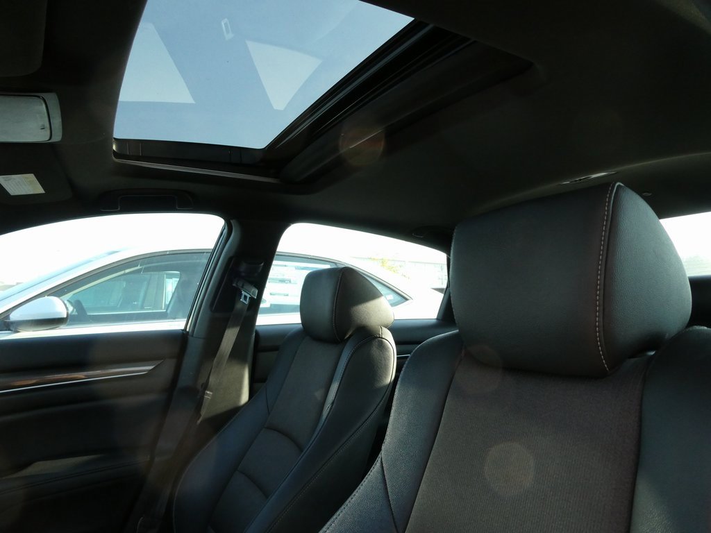 Used 2019 Honda Accord Sport image 29