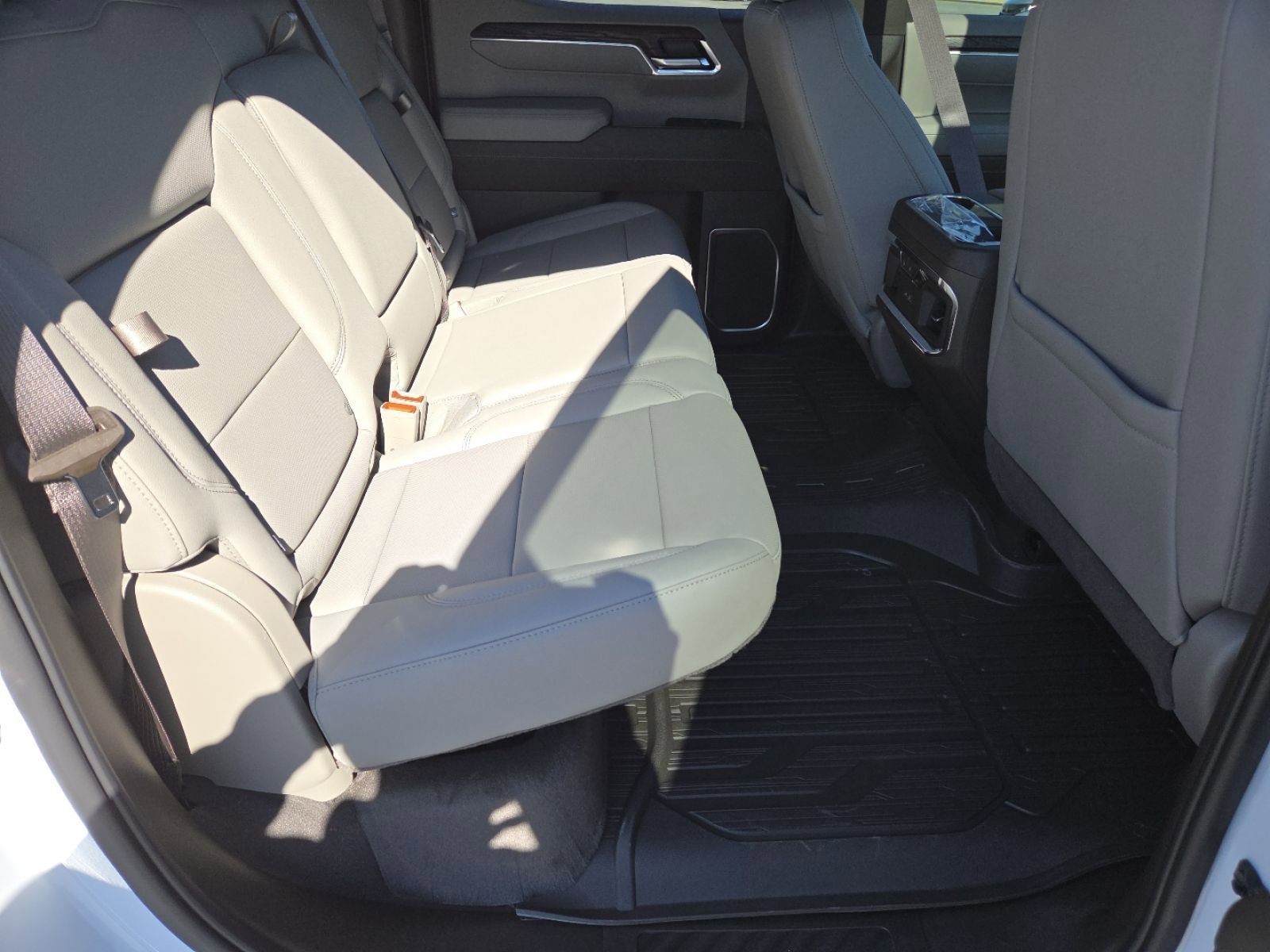 New 2026 GMC Sierra 1500 SLT w/ SLT Premium Plus Package image 27