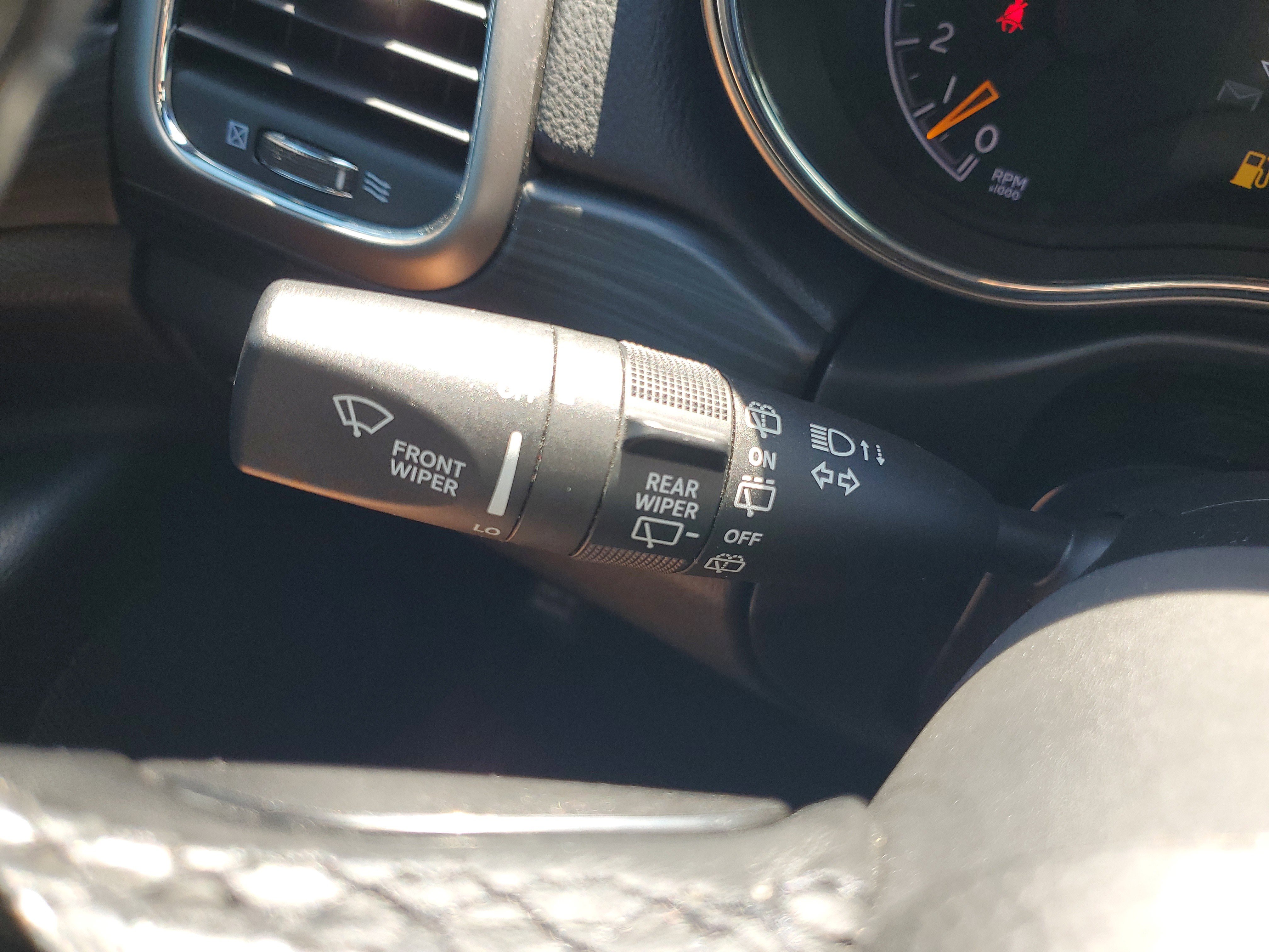 Used 2020 Jeep Grand Cherokee Laredo w/ Laredo X Package image 32
