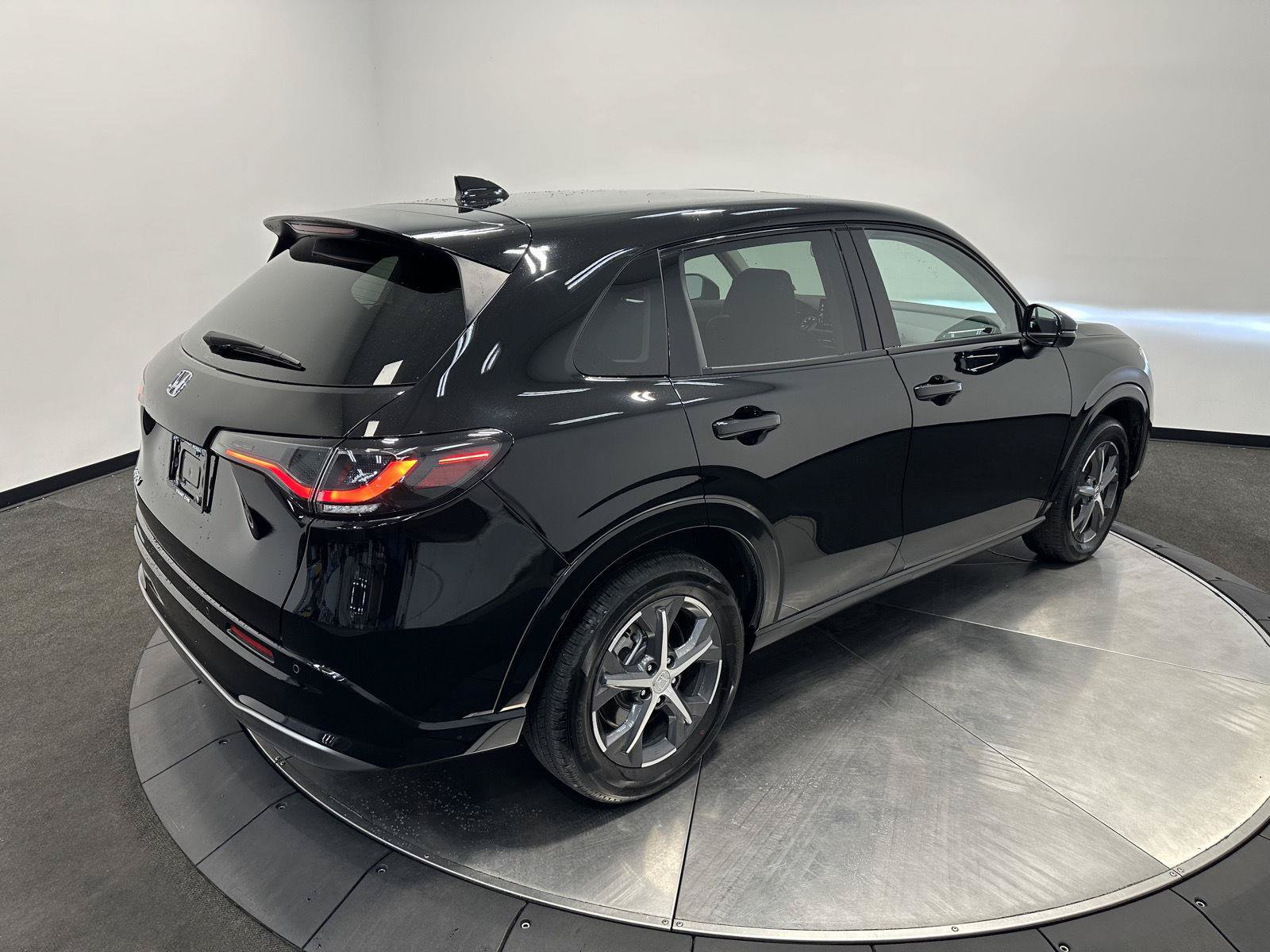 Certified 2024 Honda HR-V EX-L image 7