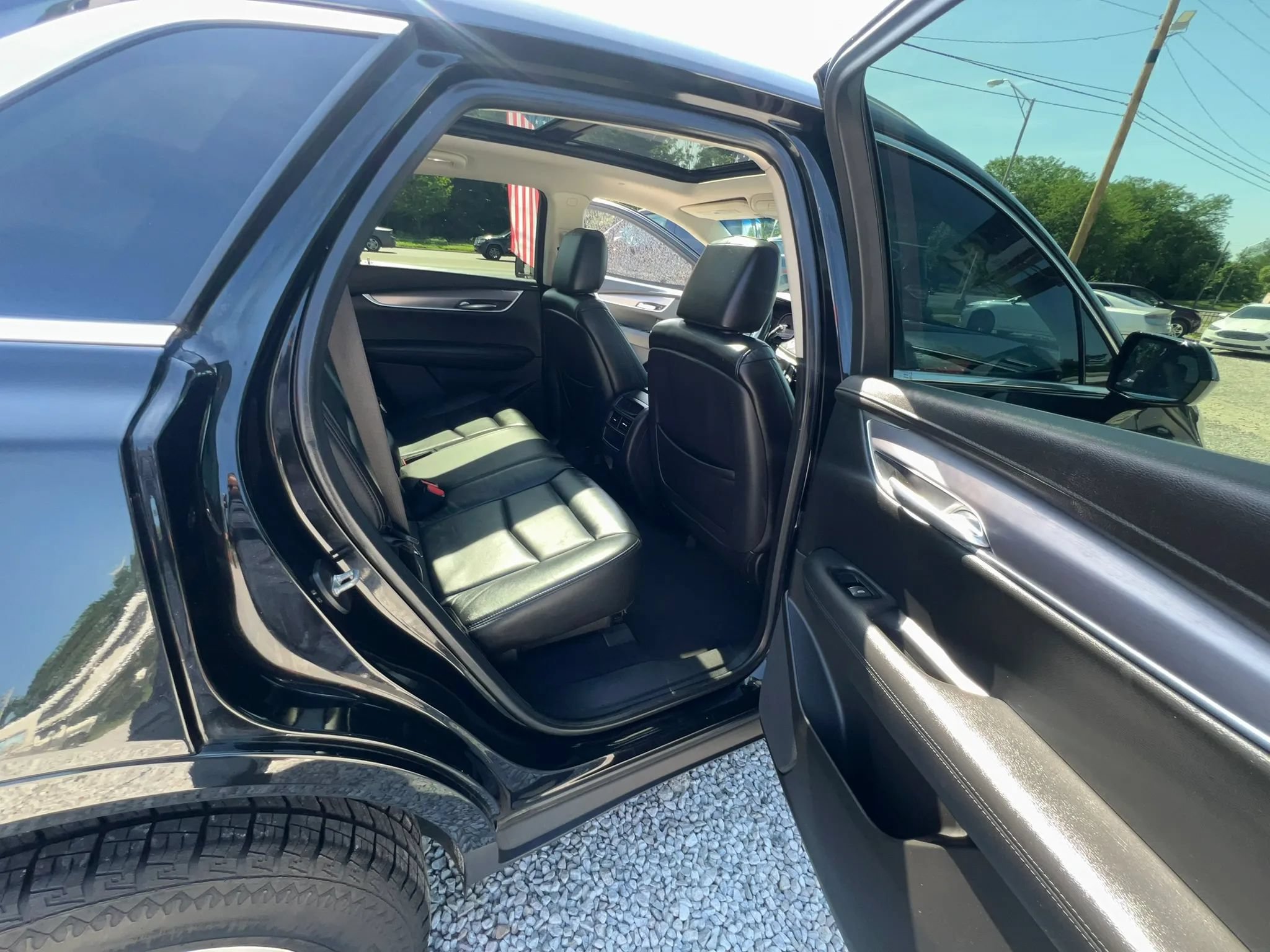 Used 2017 Cadillac XT5 Luxury w/ Driver Awareness Package FWD image 15