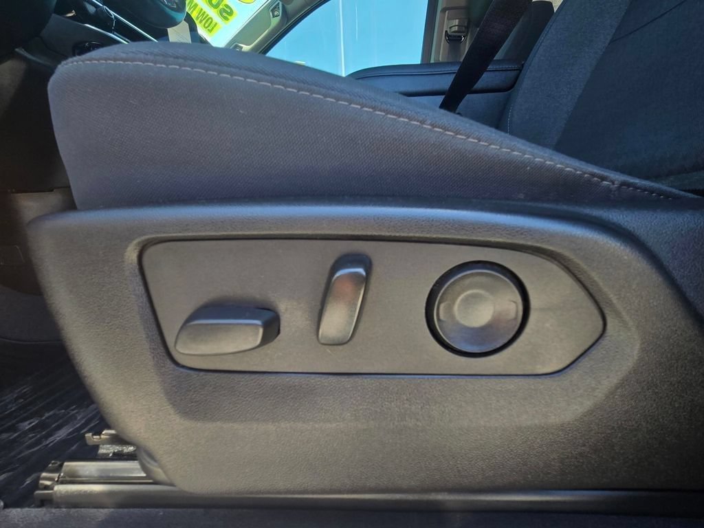 Used 2022 Chevrolet Silverado 1500 RST AWD/4WD image 16