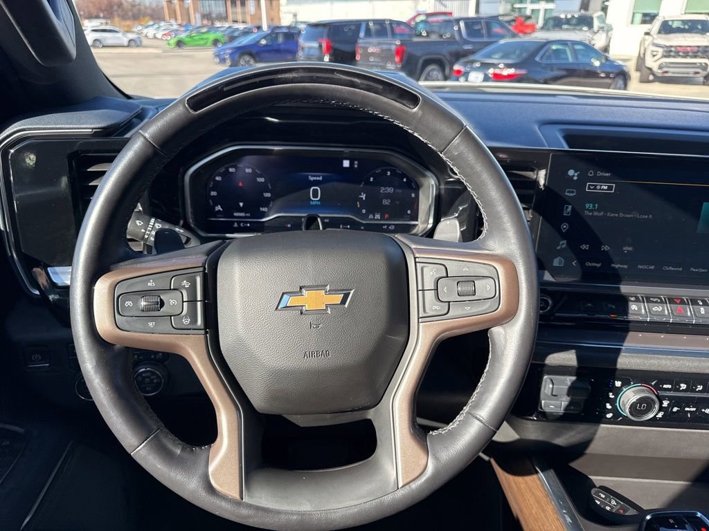 Used 2023 Chevrolet Silverado 1500 High Country w/ High Country Premium Package image 16