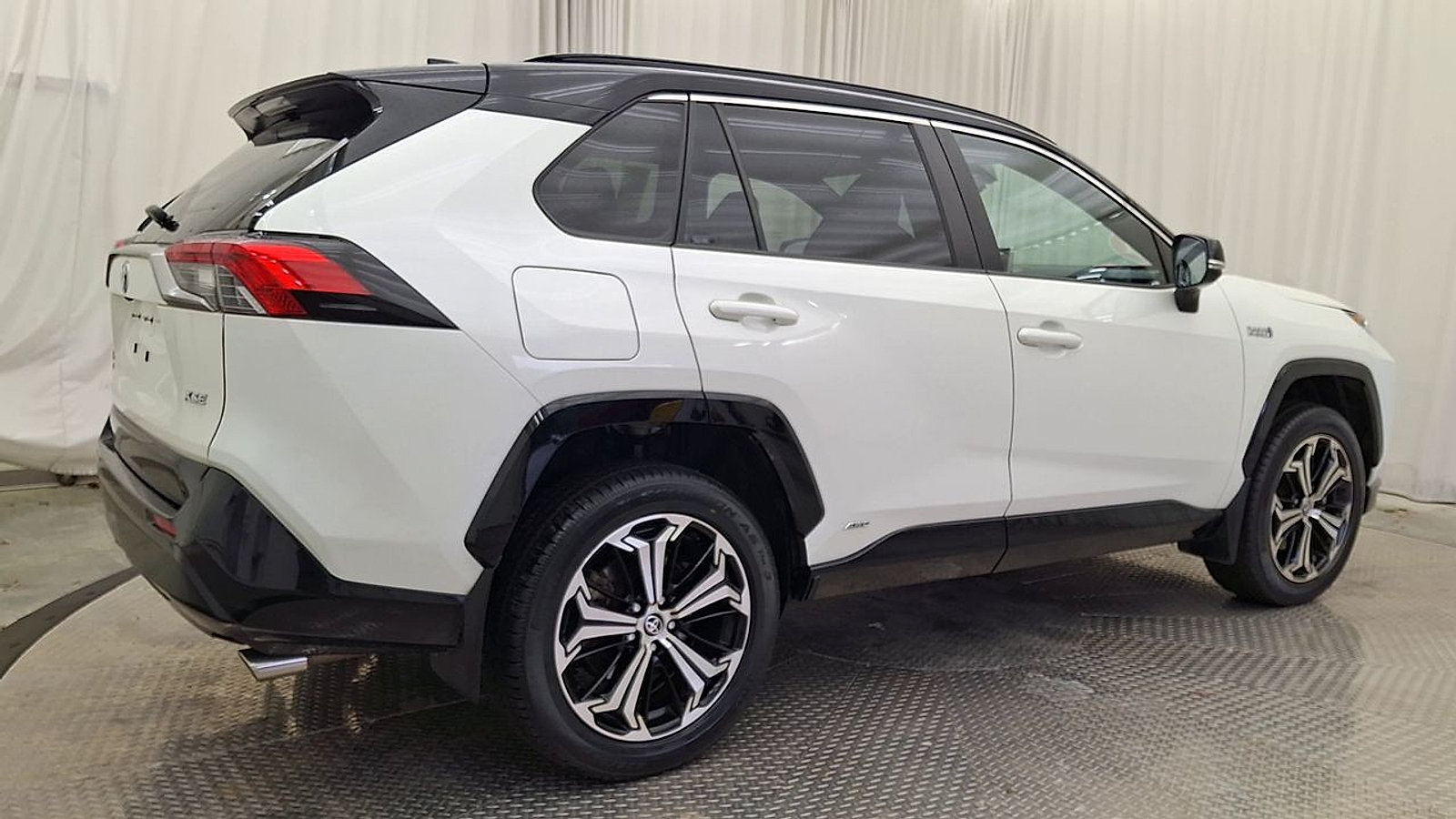 Certified 2021 Toyota RAV4 XSE w/ Weather Package AWD/4WD image 3