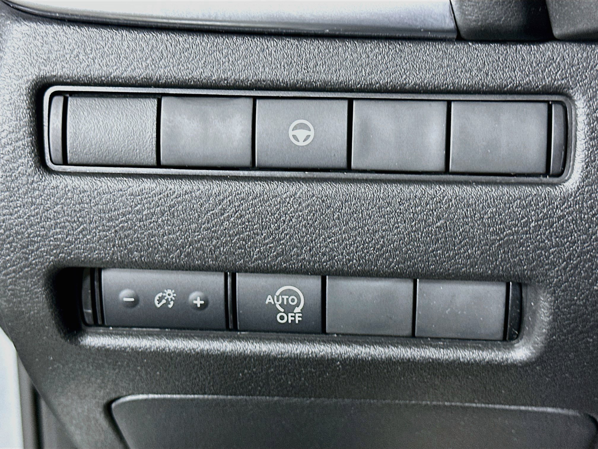 Used 2023 Nissan Rogue SV FWD image 17