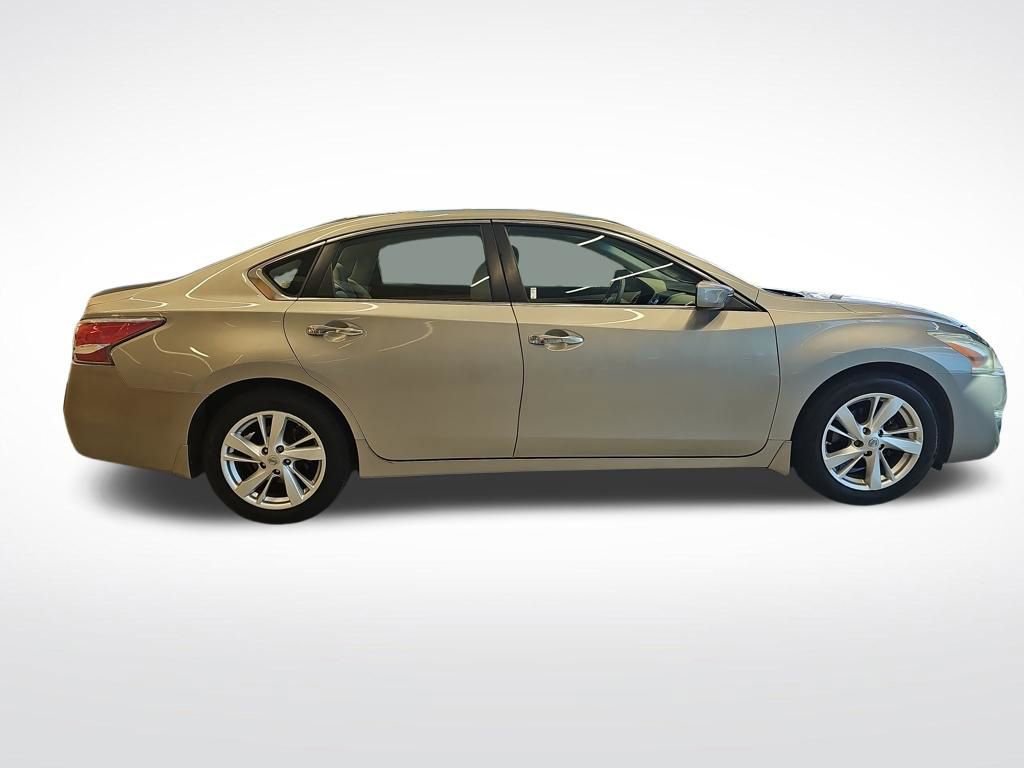 Used 2015 Nissan Altima 2.5 SV image 6