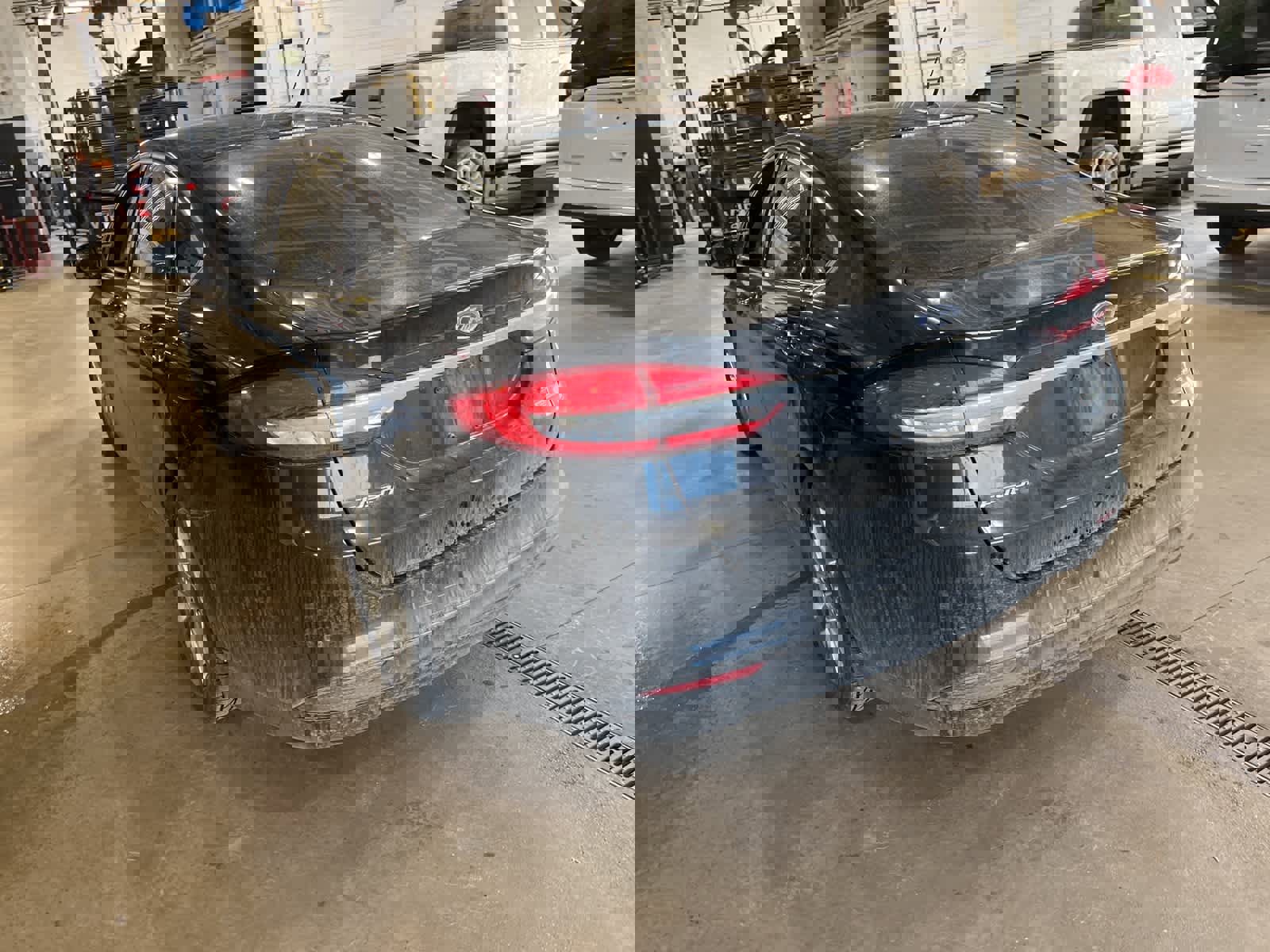 Used 2017 Ford Fusion SE w/ Fusion SE Technology Package image 9