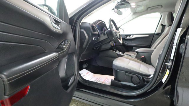 Used 2021 Ford Escape SE w/ SE Sport Appearance Package AWD/4WD image 9