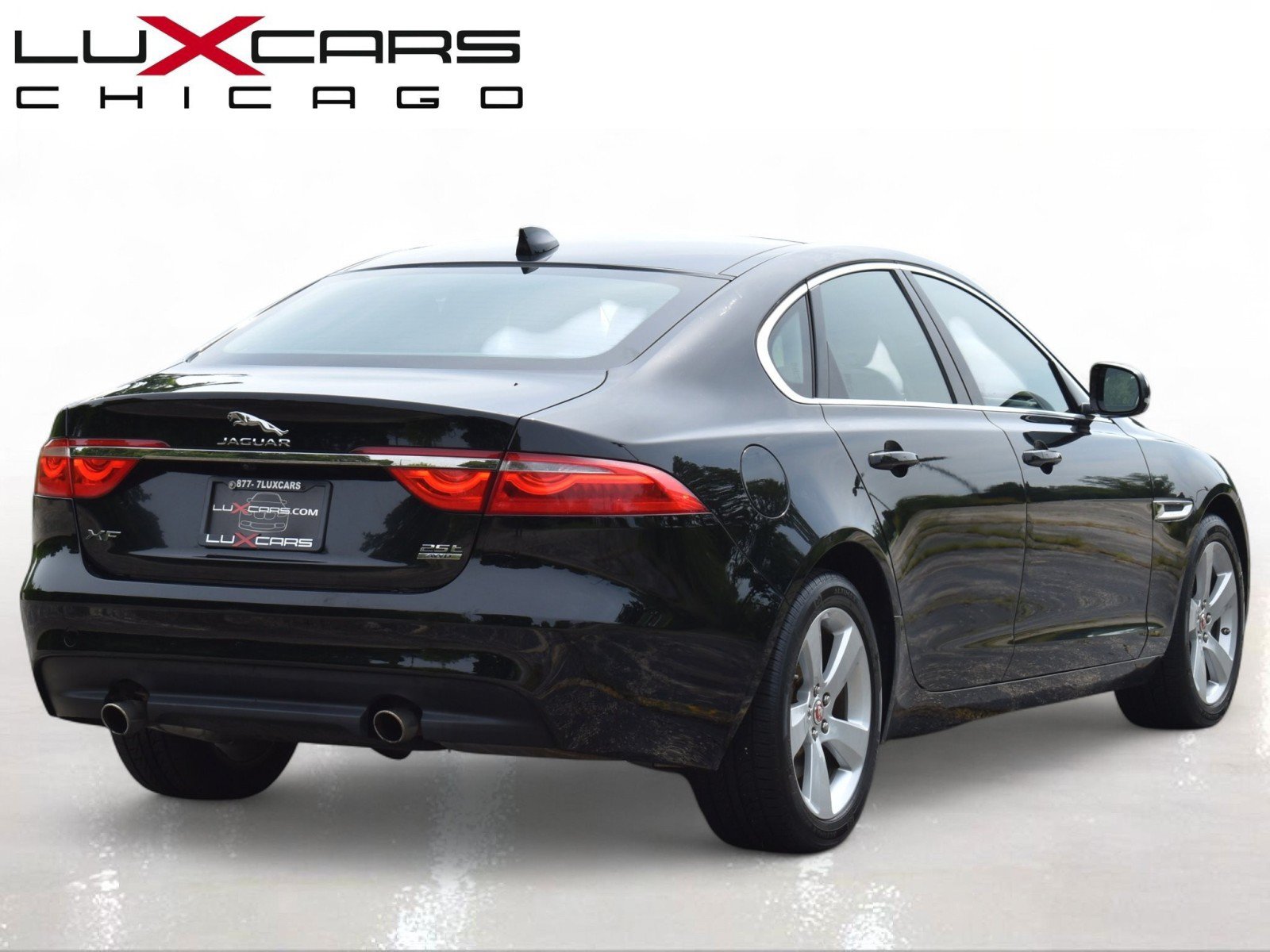 Used 2018 Jaguar XF AWD image 7