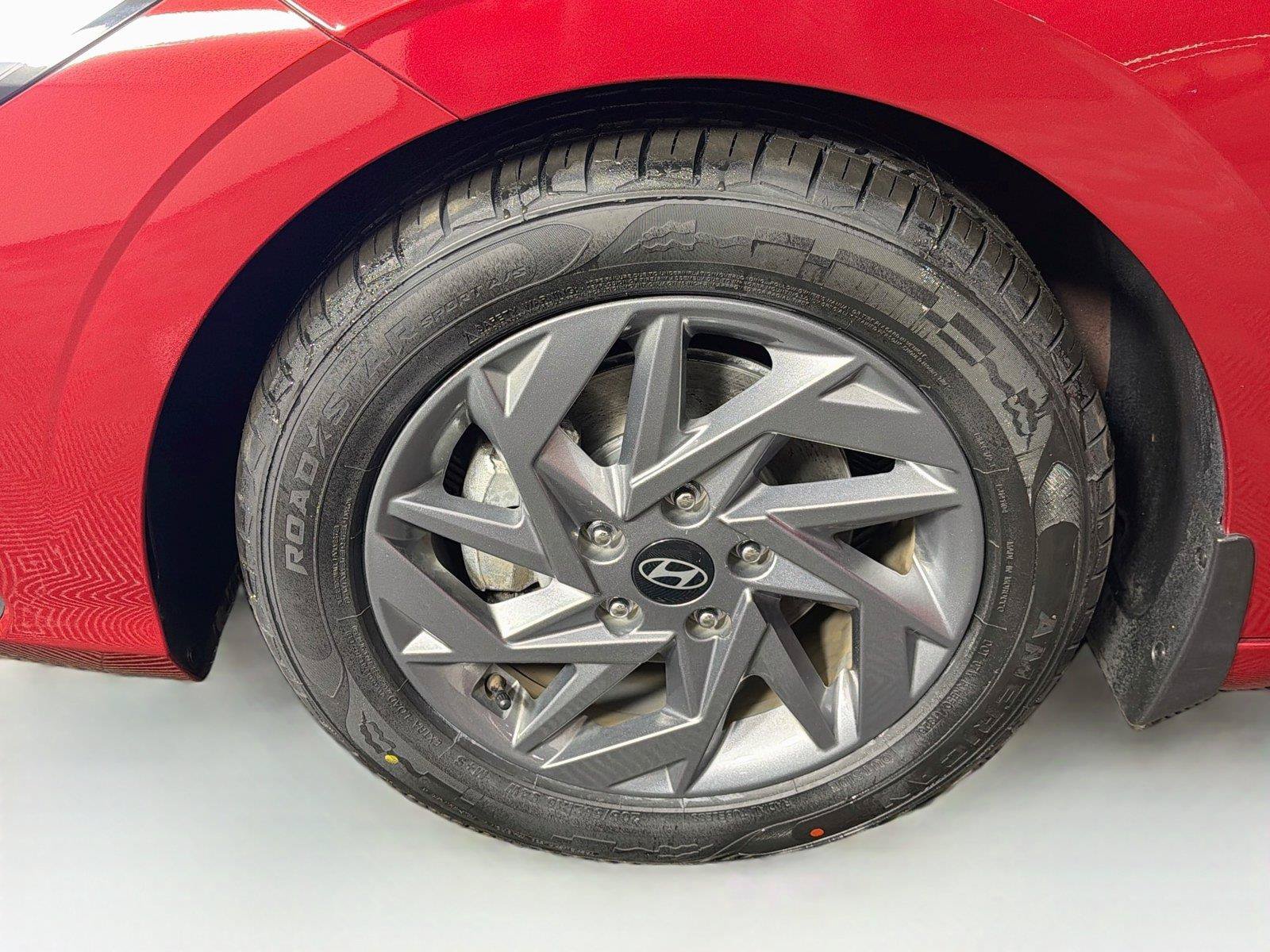 Used 2024 Hyundai Elantra SEL FWD image 32