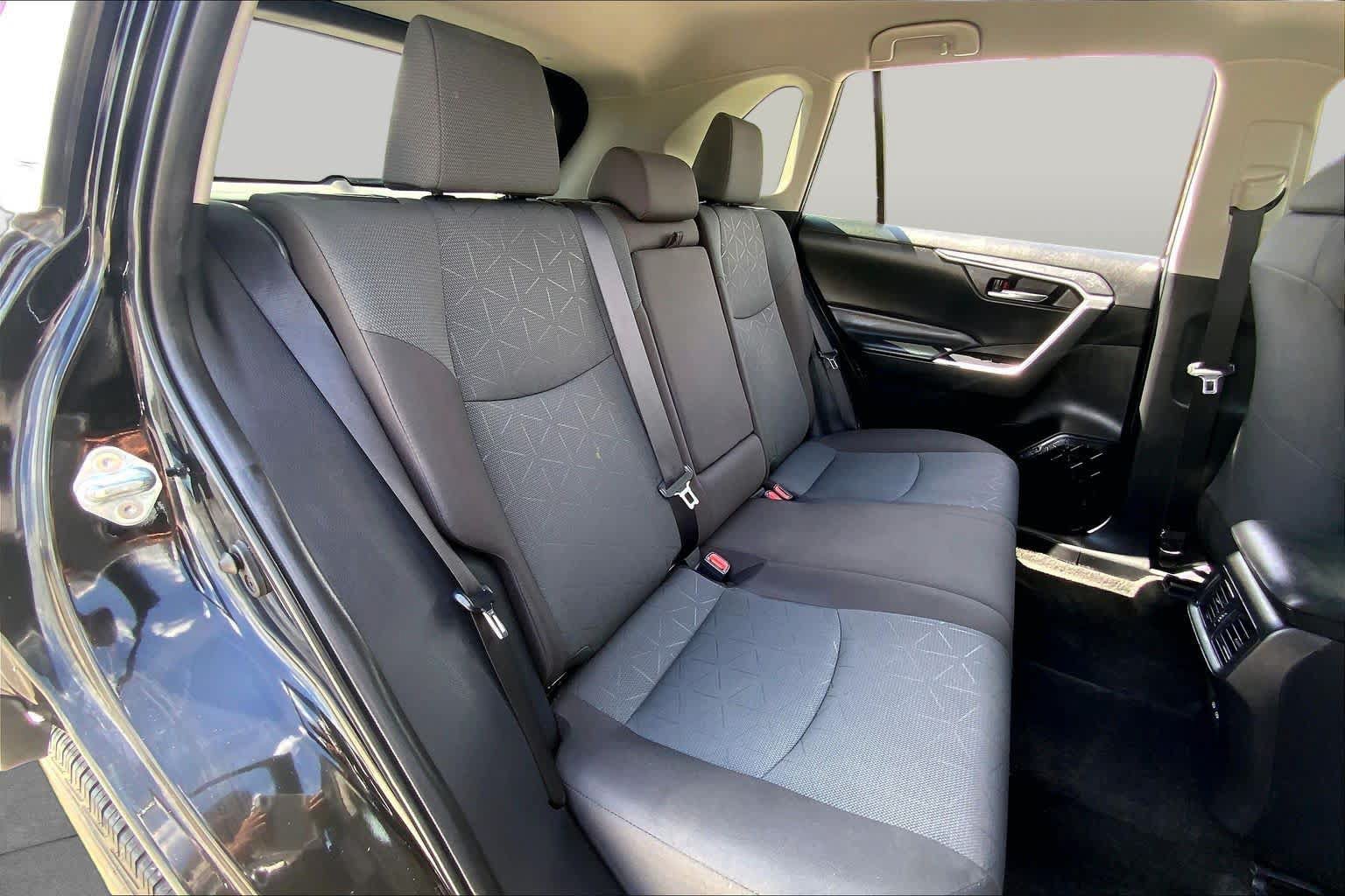 Used 2024 Toyota RAV4 XLE FWD image 18
