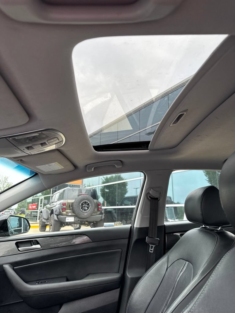 Used 2018 Hyundai Sonata Limited w/ Cargo Package FWD image 10