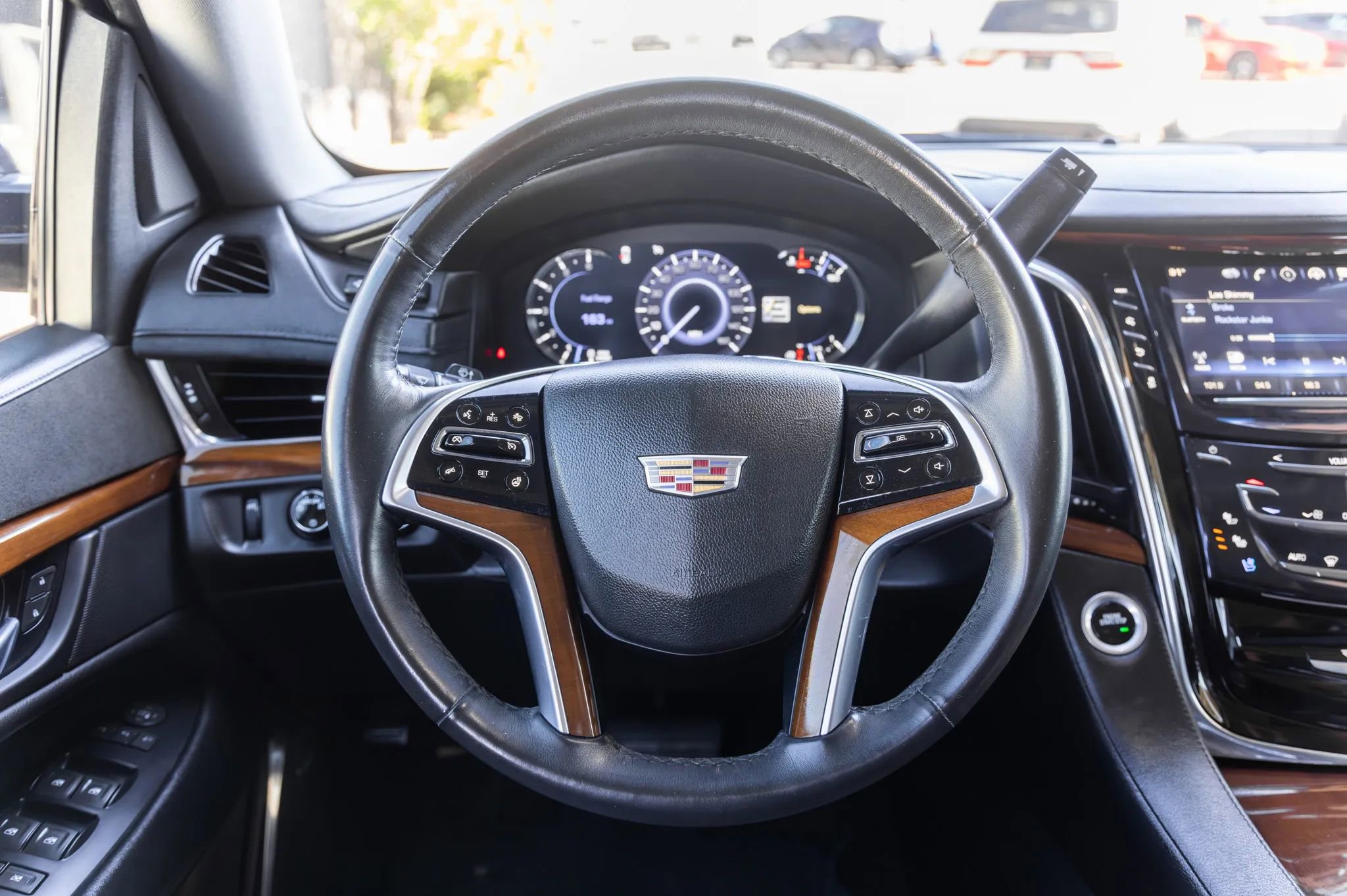 Used 2017 Cadillac Escalade Luxury image 29