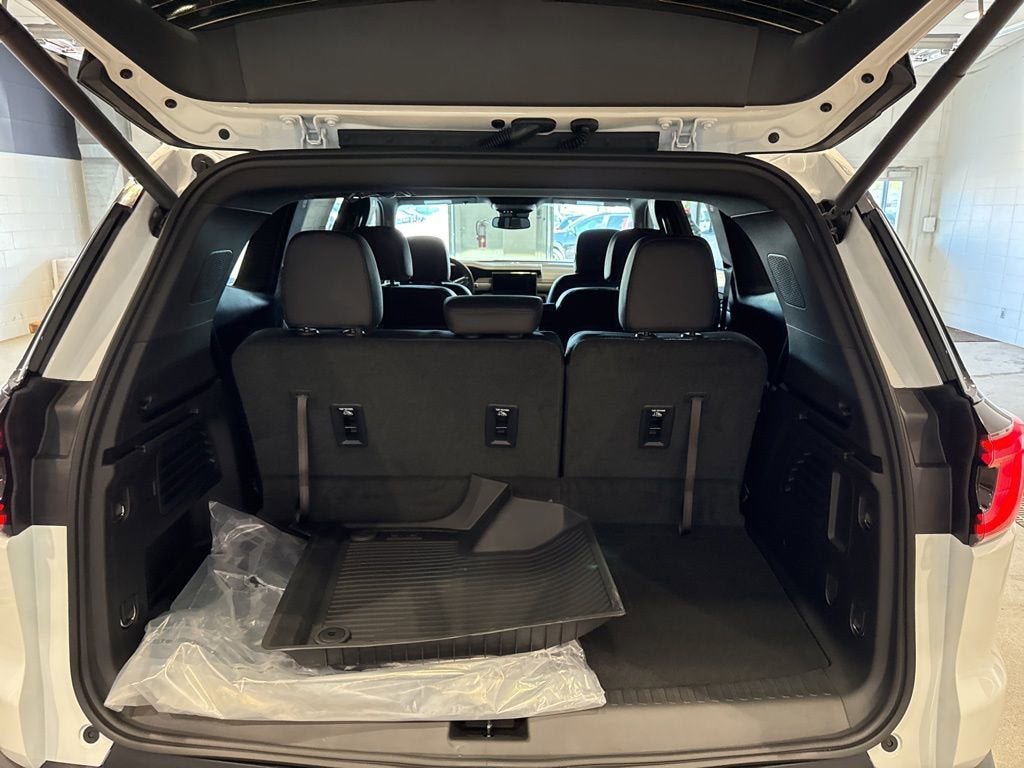 New 2025 GMC Acadia Elevation w/ Elevation Premium Package AWD/4WD image 18