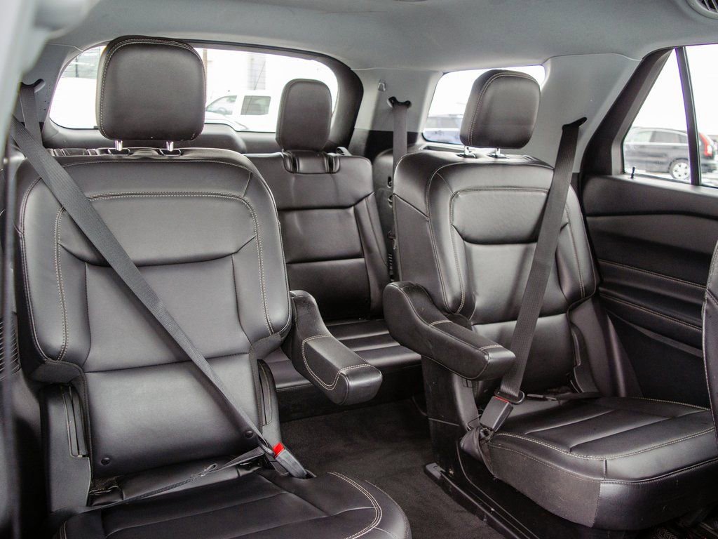 Used 2022 Ford Explorer XLT w/ Equipment Group 202A image 34