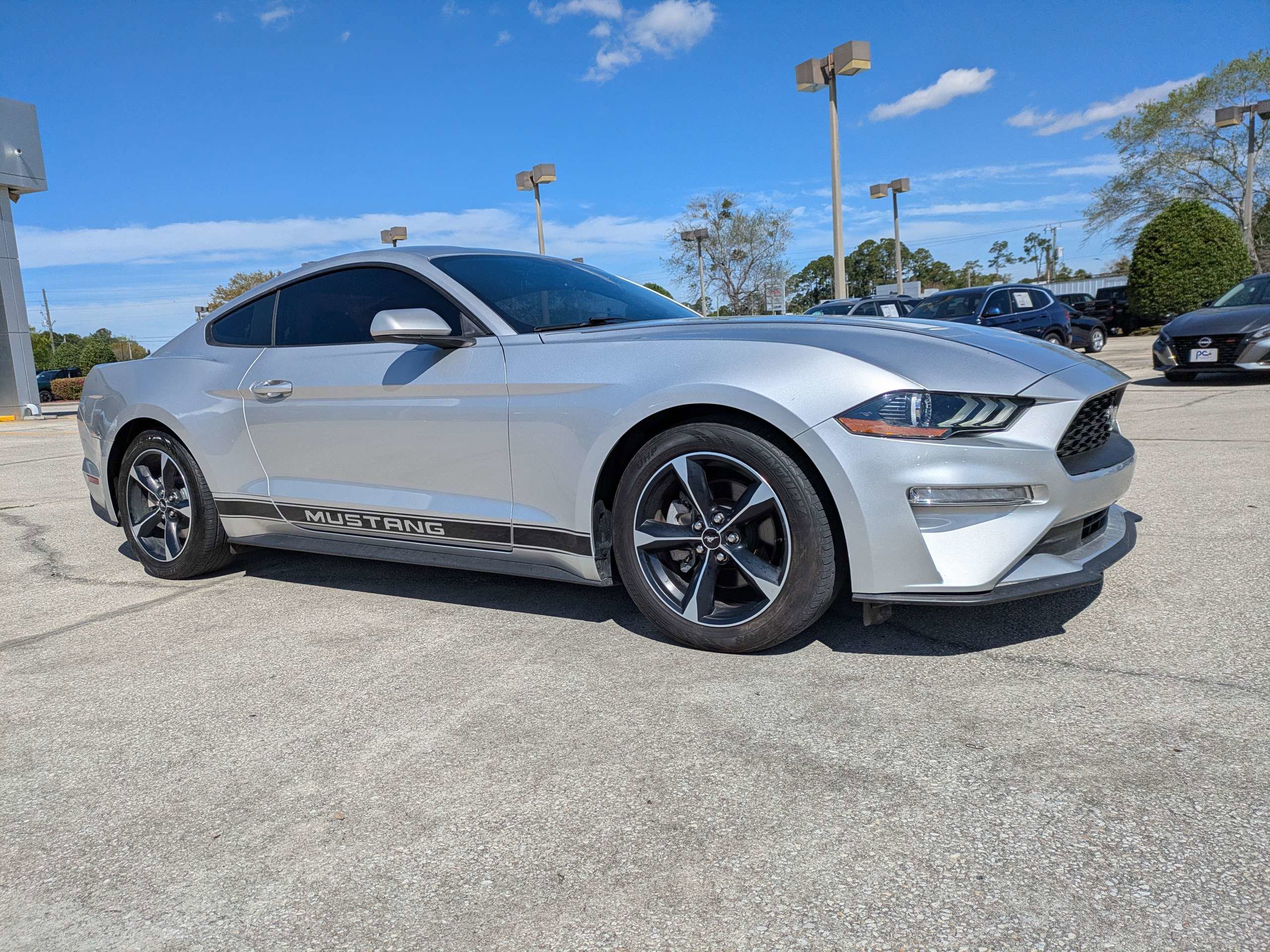 Used 2019 Ford Mustang EcoBoost image 2