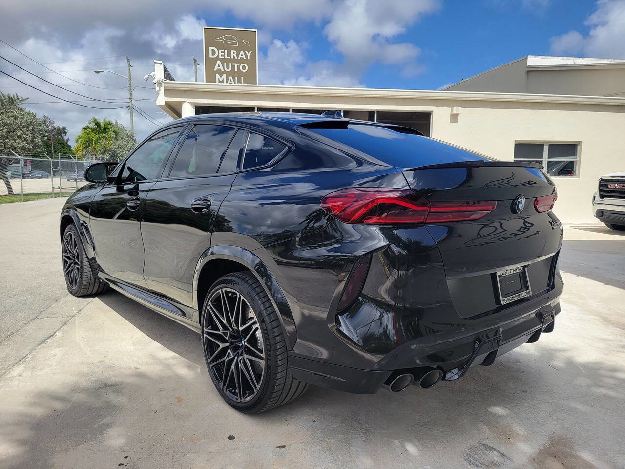 Used 2026 BMW X6 M Competition w/ Executive Package image 8