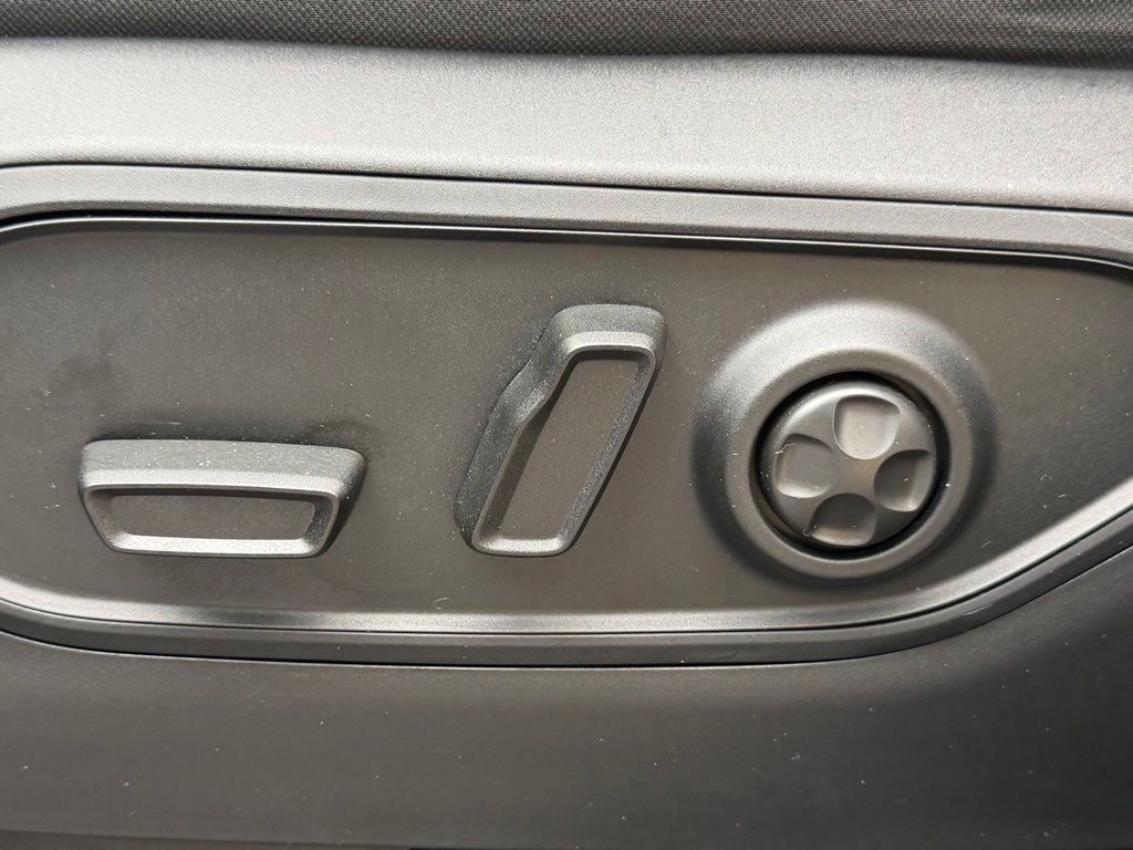 Certified 2024 Jeep Grand Cherokee Altitude RWD image 22
