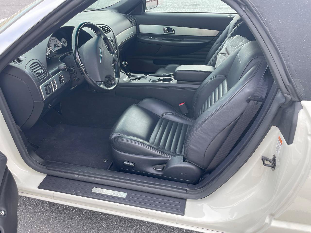 Used 2003 Ford Thunderbird RWD image 11